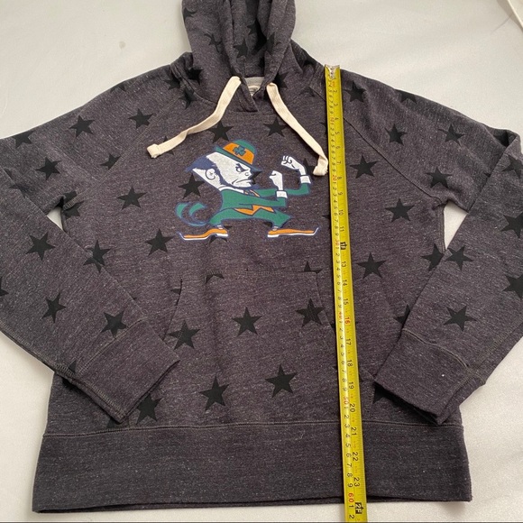 University of Notre Dame Fighting Irish gray with green stars logo hoodie - Picture 8 of 8